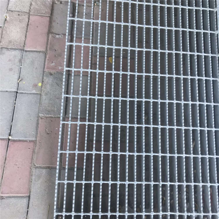 1633662462561027238.jpg