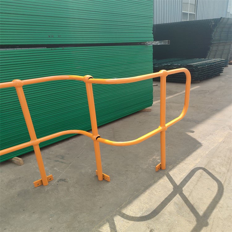 球接栏杆在玻璃幕墙高空清洗平台的柔性连接方案