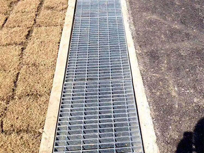 排水沟盖板的景观融合设计