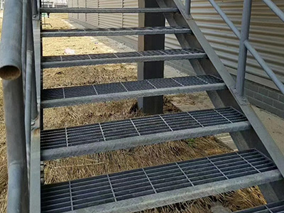 镀锌踏步板在工业建筑中的安装优势